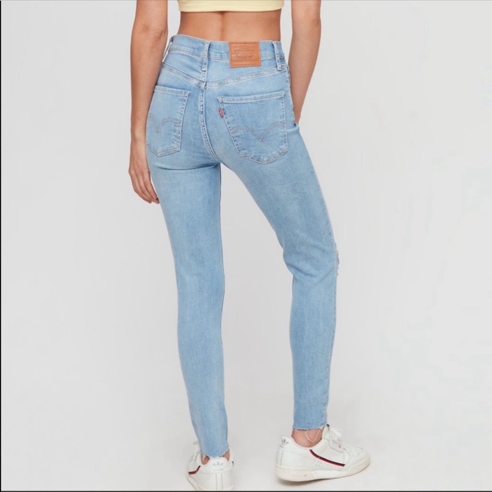Levi’s 721 High Rise Skinny Jeans Light